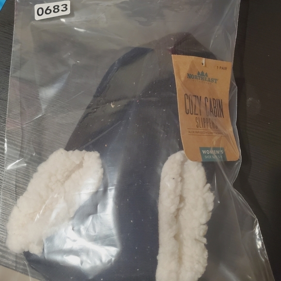 Northeast Cozy Cabin Sleepers size 5-10 - Picture 6 of 6